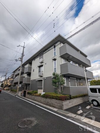 ロイヤル西野山の物件外観写真